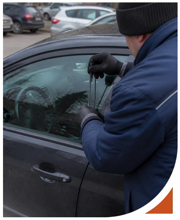 Срочное вскрытие автомобиля с ключами внутри в Югорске